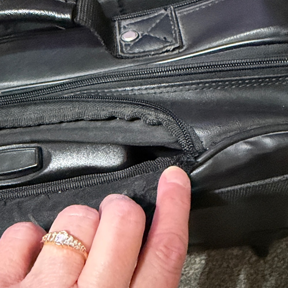 Samsonite Black Rolling Travel Bag/laptop bag/Briefcase on wheels Spinner - Picture 11 of 14